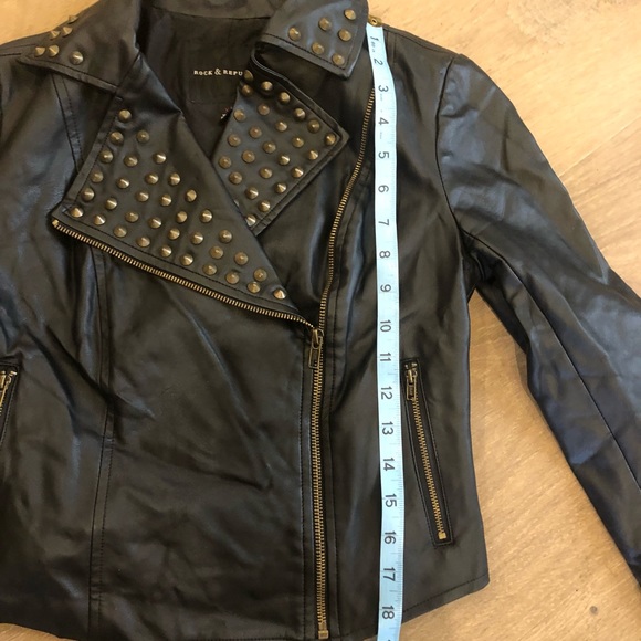 ROCK & REPUBLIC Women's Size XS Jacket Motorcycle Faux Leather Studded Black - Picture 9 of 10
